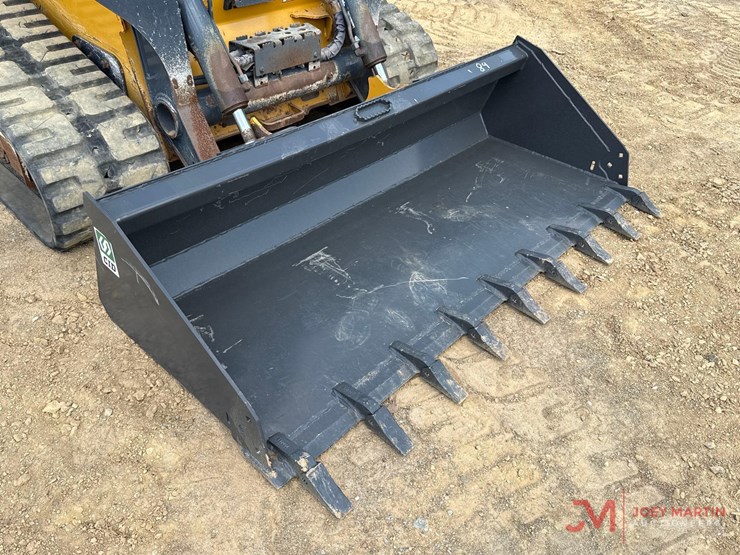 2024-deere-331g-image-15