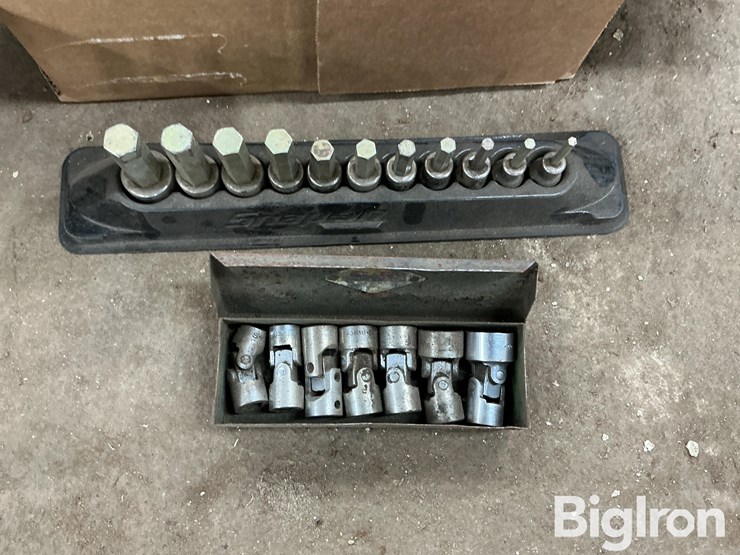 specialty-sockets-image-16