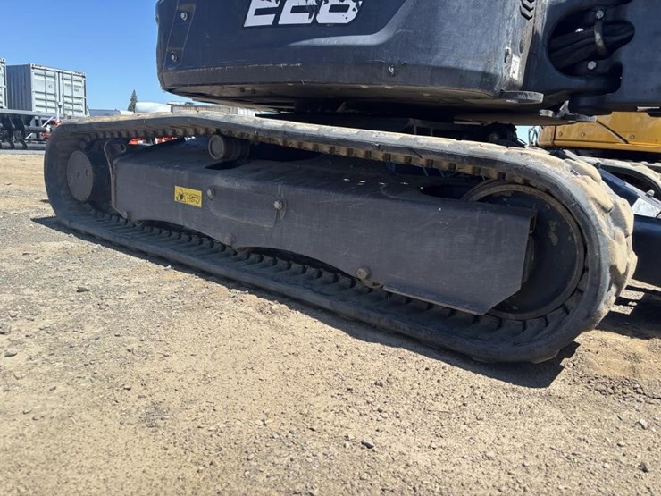 2021-bobcat-e26-image-18