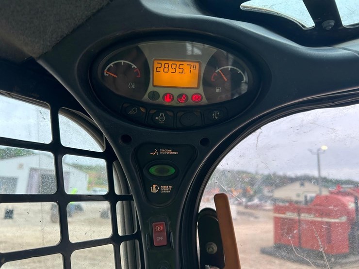 2019-bobcat-s740-image-23