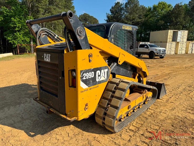 2015-caterpillar-299d-image-2