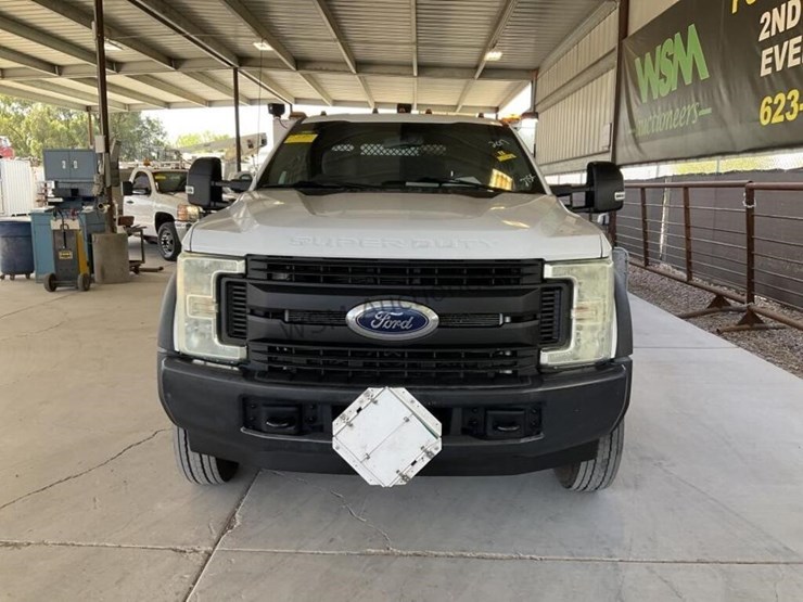 2017-ford-f550-image-3