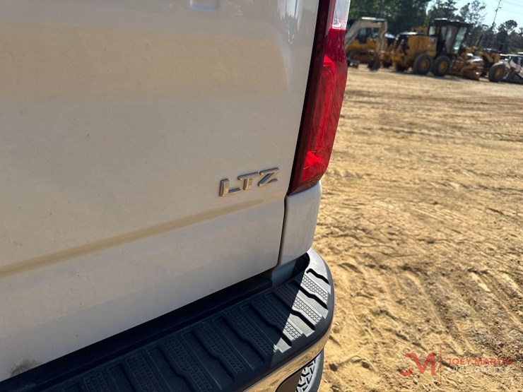2021-chevrolet-1500-image-10