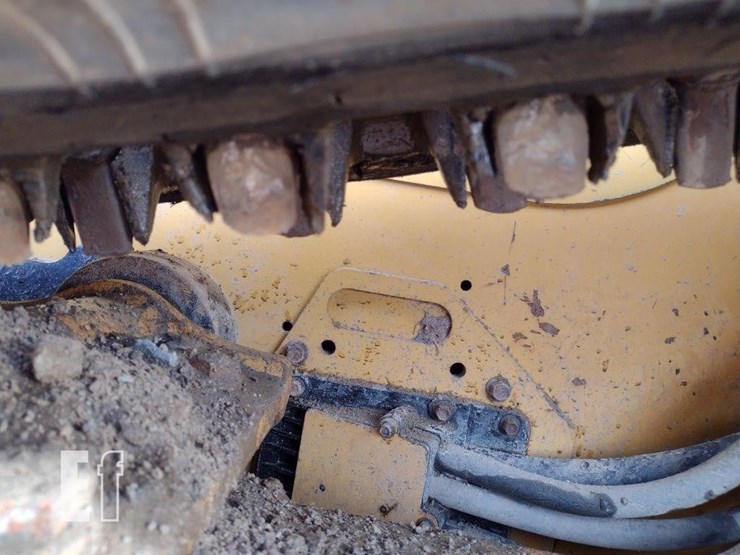 2020-caterpillar-259d3-image-15