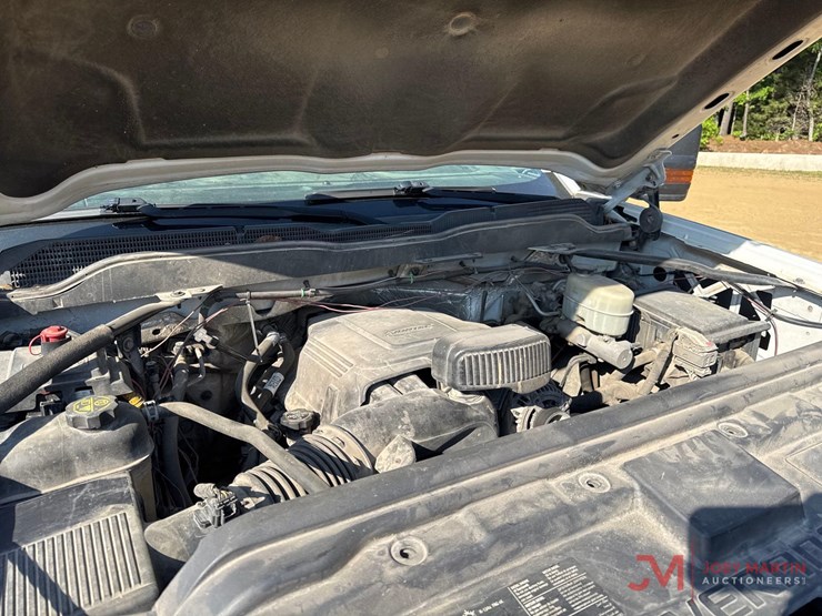 2018-chevrolet-silverado-2500-image-15