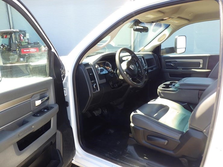 2018-dodge-2500-image-5