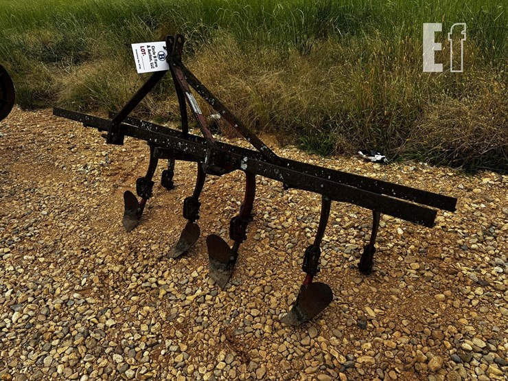 covington-two-row-cultivator-image-1