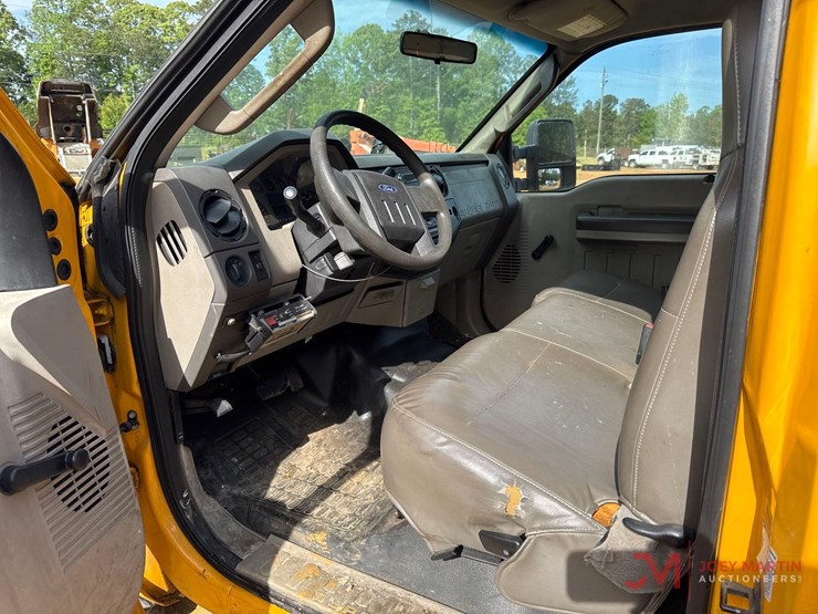 2008-ford-f550-xl-image-23