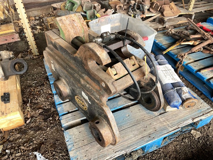 komatsu-pc200-image-3