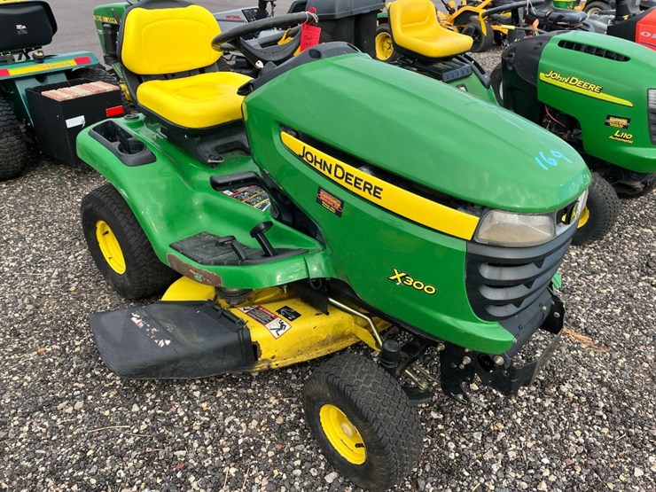 john-deere-x300-image-1