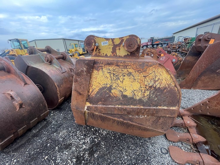 #5012-•-excavator-bucket-image-2