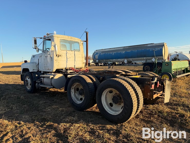 1986-mack-rs688lst-t/a-truck-tractor-image-7
