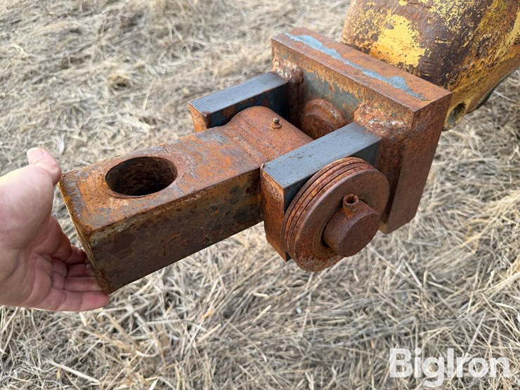 caterpillar-pull-type-scraper-image-11