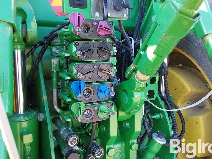 2012-john-deere-8335r-image-17