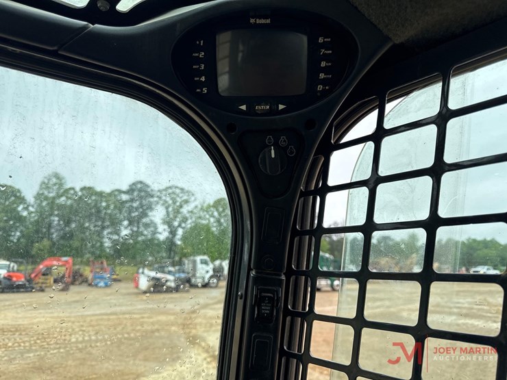 2020-bobcat-t770-image-19