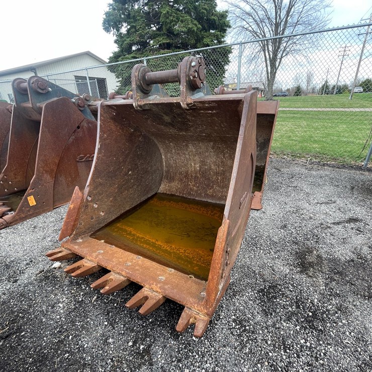 #5005 • Excavator Bucket