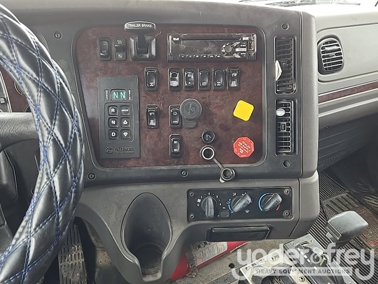 2019-freightliner-108sd-image-67