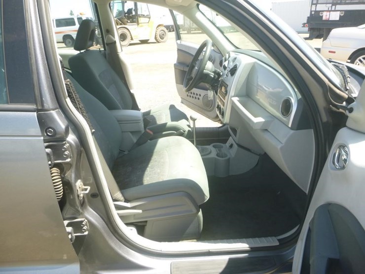 2008-chrysler-pt-cruiser-image-8