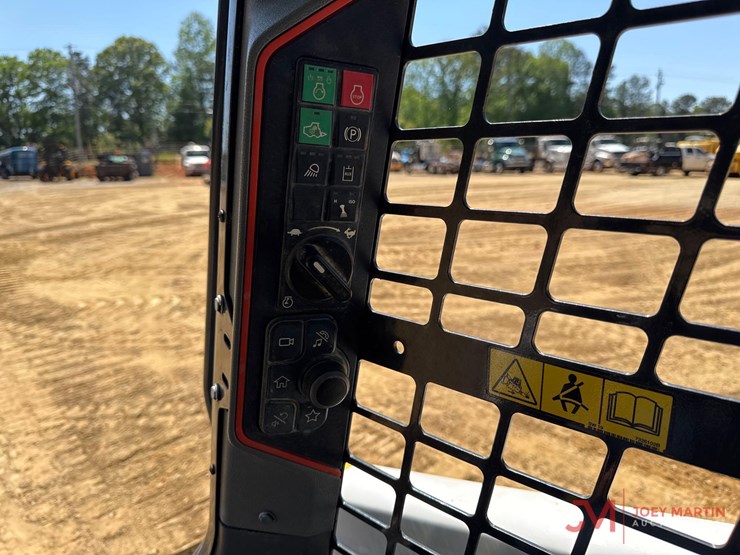 2020-bobcat-t66-image-13