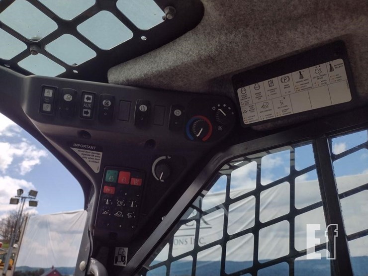 2023-deere-325g-image-8