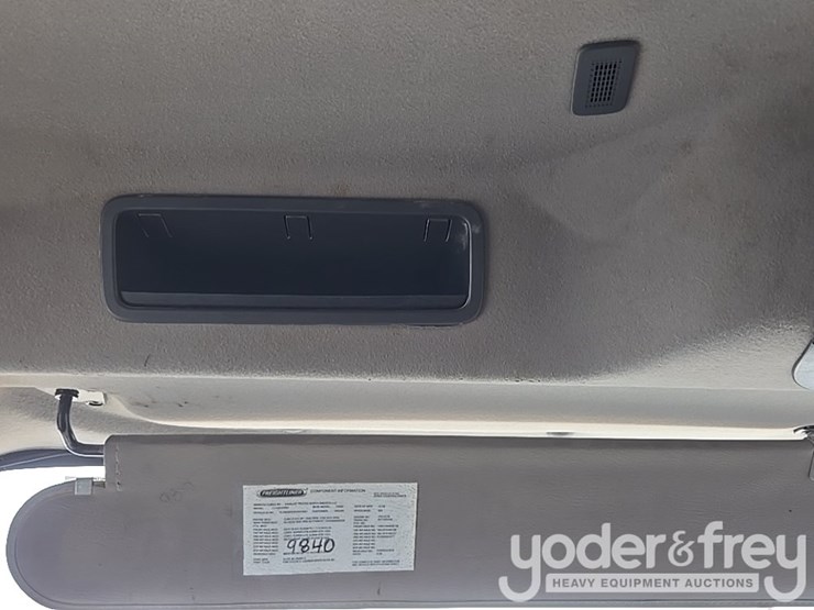 2019-freightliner-108sd-image-69