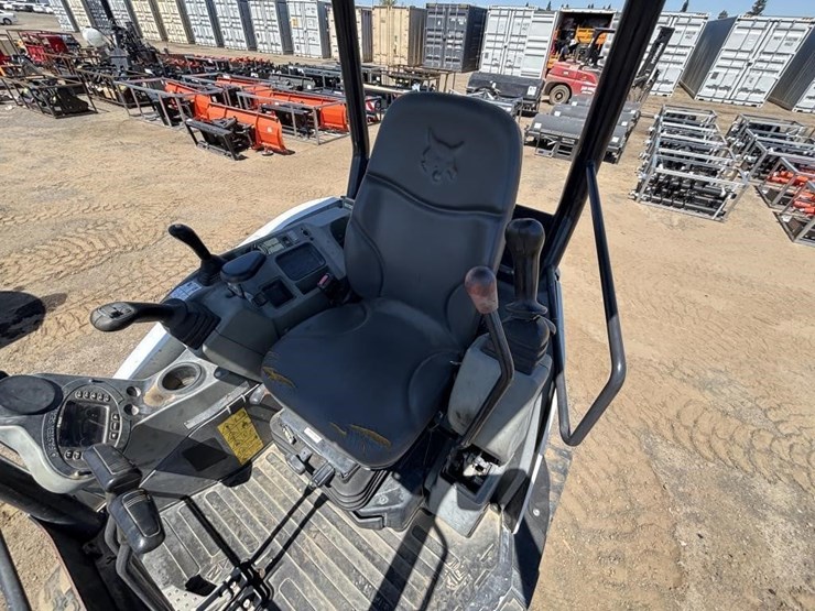 2021-bobcat-e26-image-20