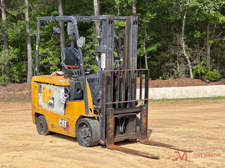 caterpillar-ec30n-image-1