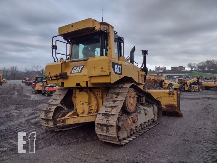 2015-caterpillar-d6t-xl-image-40