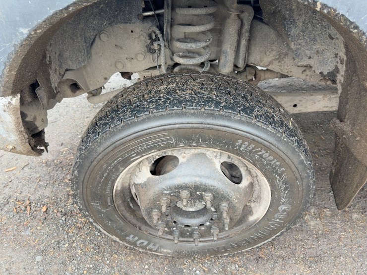 2021-ford-f550-xl-image-11