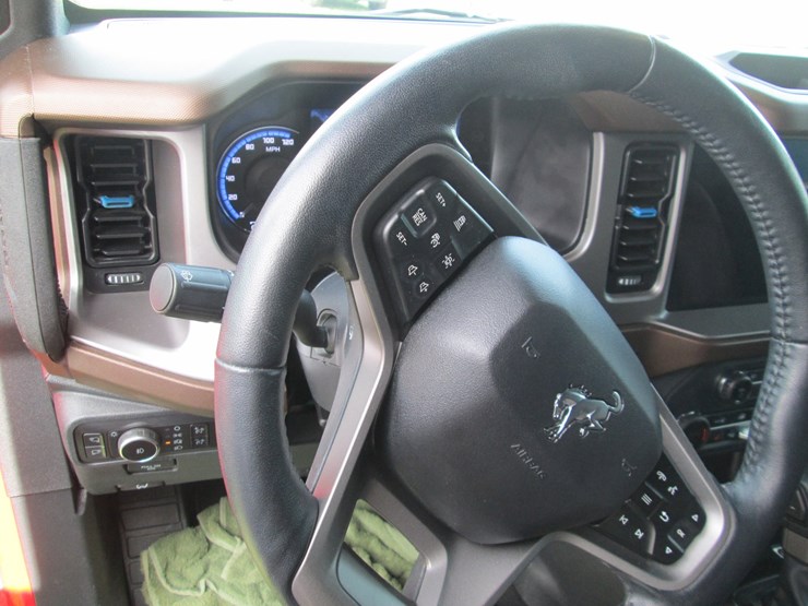 2023-ford-bronco-image-35