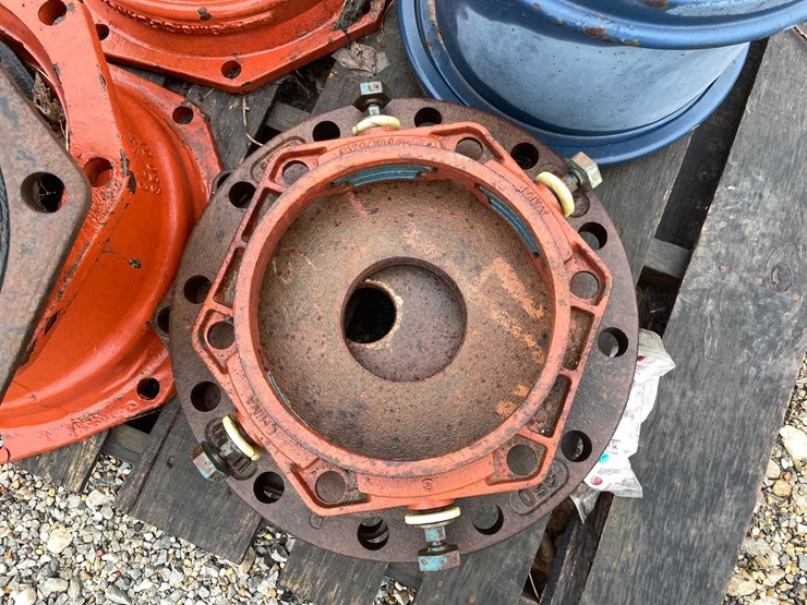 #5083-•-pallet-of-cast-iron-fittings-and-covers-image-14