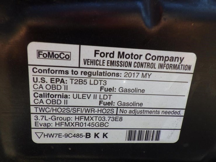 2017-ford-explorer-image-12