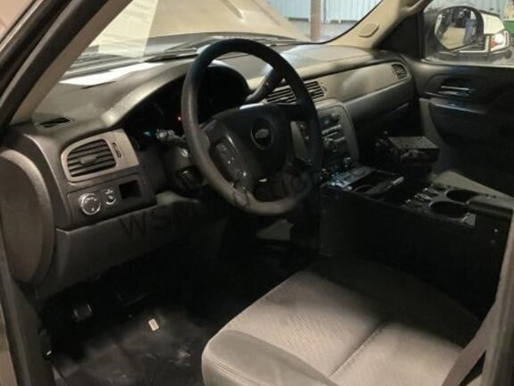 2012-chevrolet-tahoe-image-22