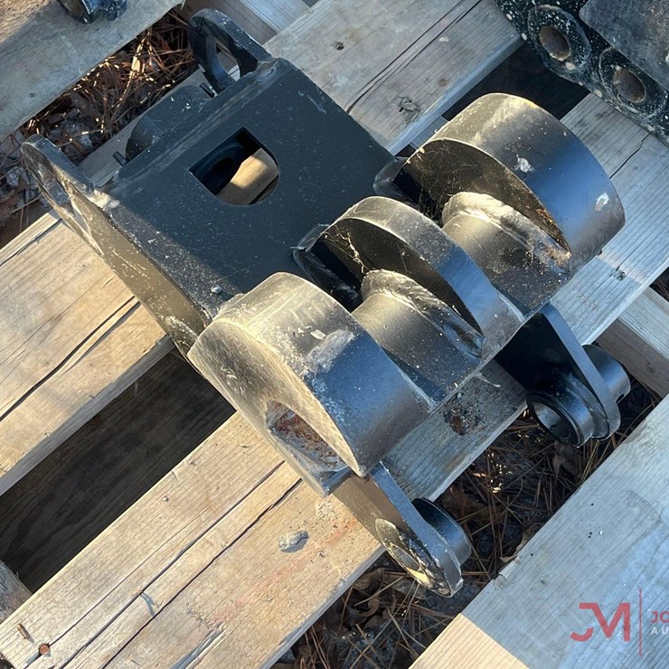 (1) EXCAVATOR COUPLER