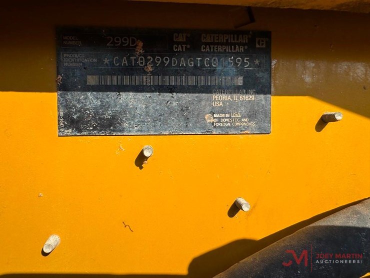 2015-caterpillar-299d-image-14