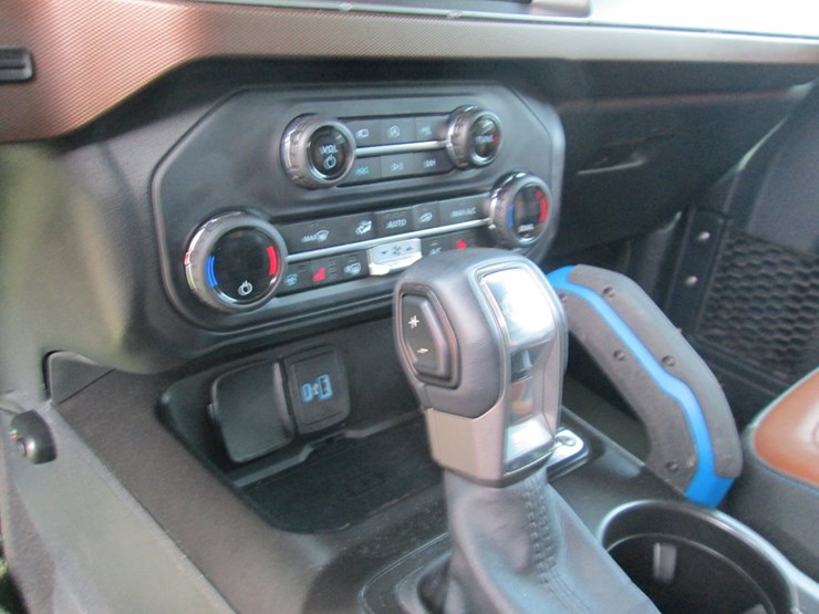 2023-ford-bronco-image-34