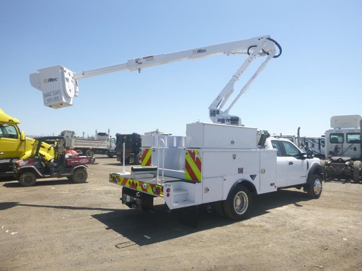 2022-ford-f550-image-16