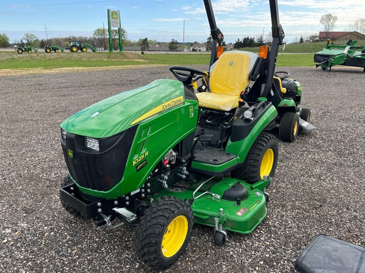 john-deere-1025r-image-3