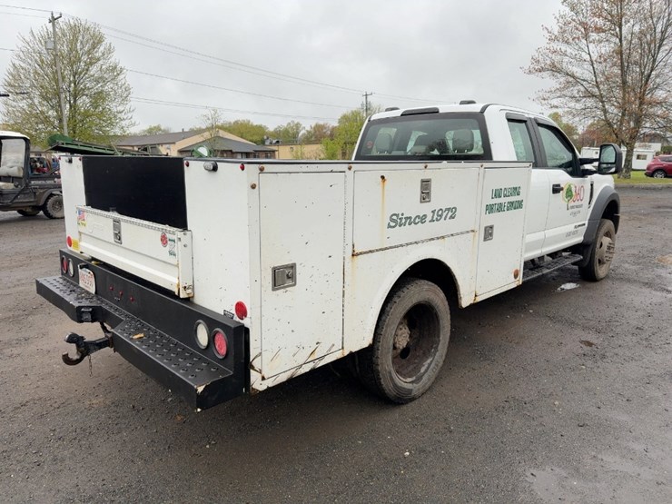 2021-ford-f550-xl-image-5