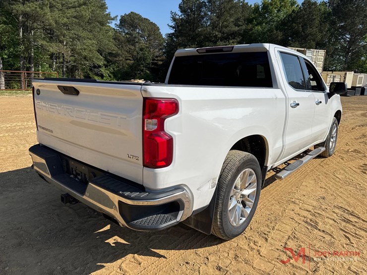 2021-chevrolet-1500-image-2