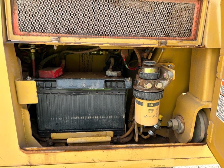caterpillar-d4g-lgp-image-16