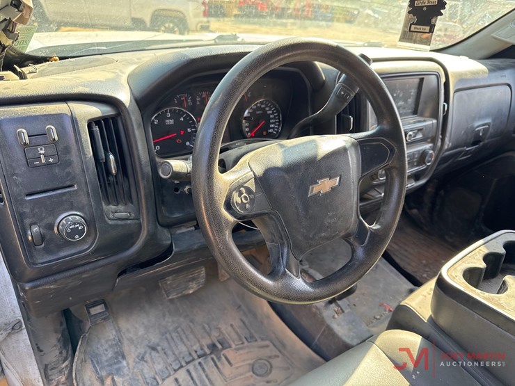 2018-chevrolet-silverado-2500-image-19