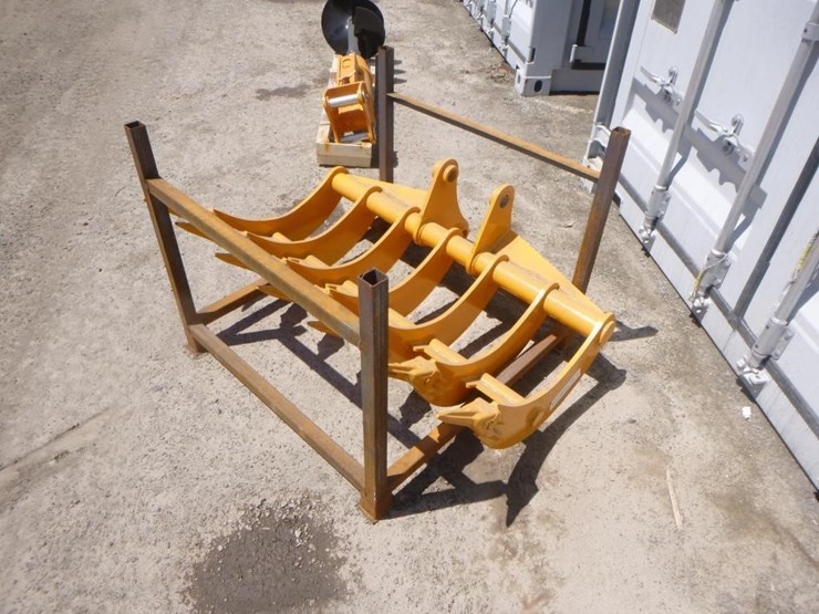 caterpillar-307-image-1