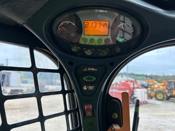 2017-bobcat-t870-image-24