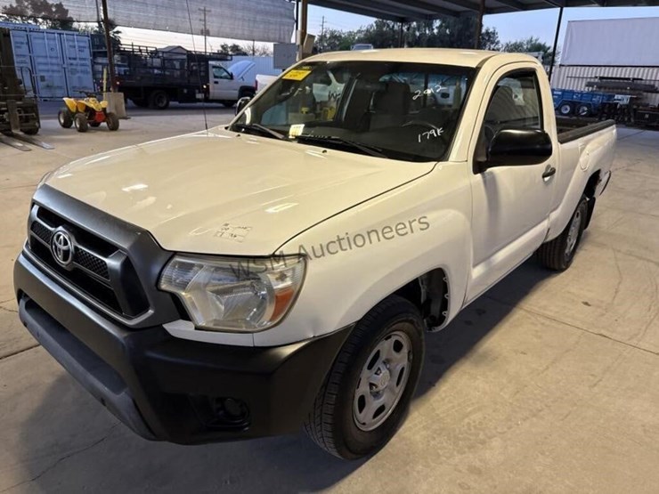 2012-toyota-tacoma-image-4