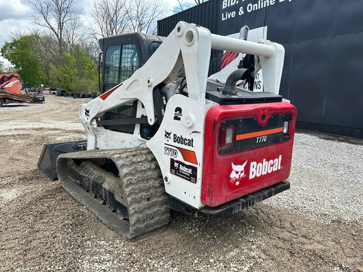 2022-bobcat-t770-image-2