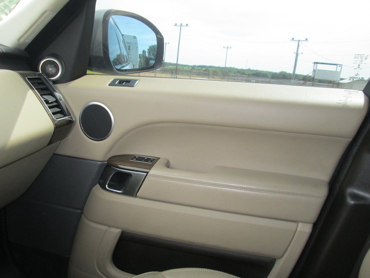 2015-land-rover-range-rover-image-26