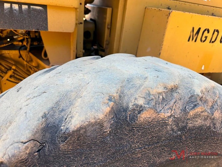 1996-caterpillar-140h-vhp-image-8