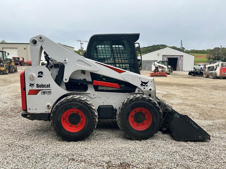 2022-bobcat-s740-image-5