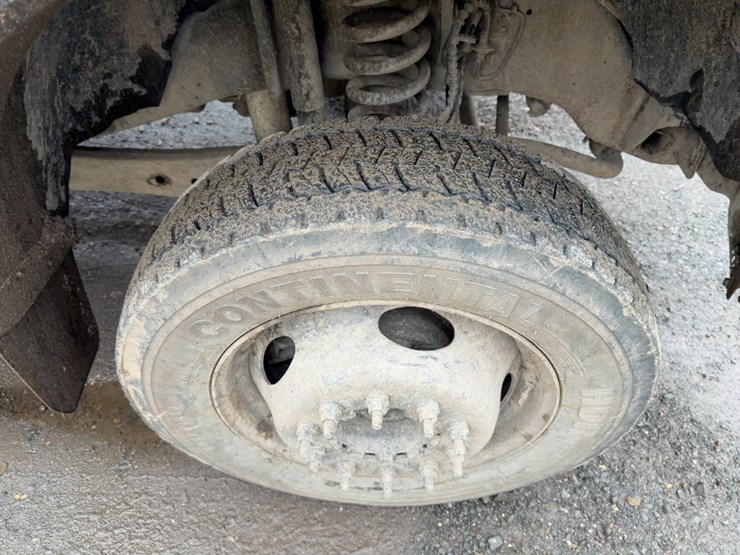 2021-ford-f550-xl-image-8